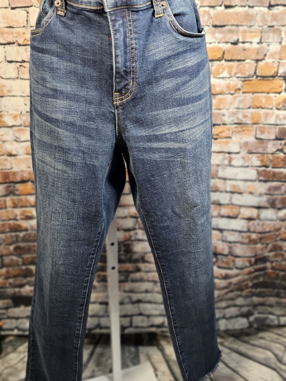 Oliver Logan High Rise Straight Leg Jeans Size 28 Dark Wash Raw Hem Sustainable